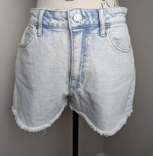 WILD FABLE Light Acid Wash Cut Off Faded Mid Rise Raw Hem Jean Shorts Size 6